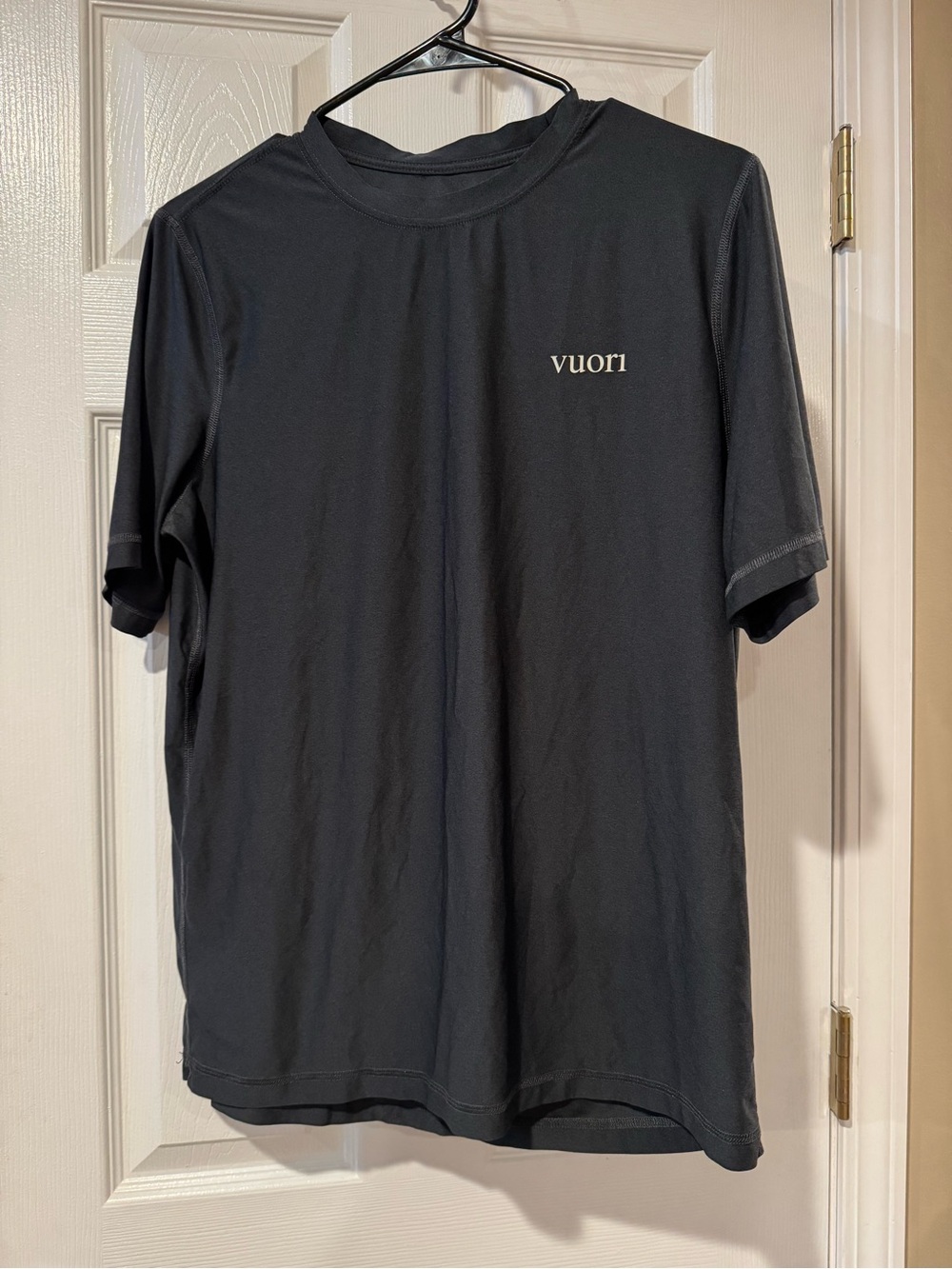 Vuori Men's Short-Sleeve Uluwatu 2.0 Water Tee Medium - Picture 5 of 7
